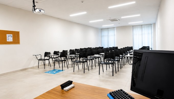 Sala de aula da Faculdade Dom Alberto